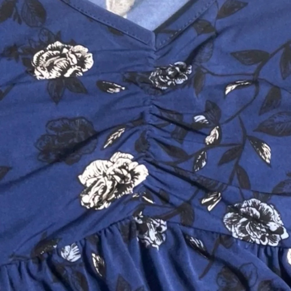 🌺TORRID Ruched Front Babydoll Top🌺 - Picture 2 of 7
